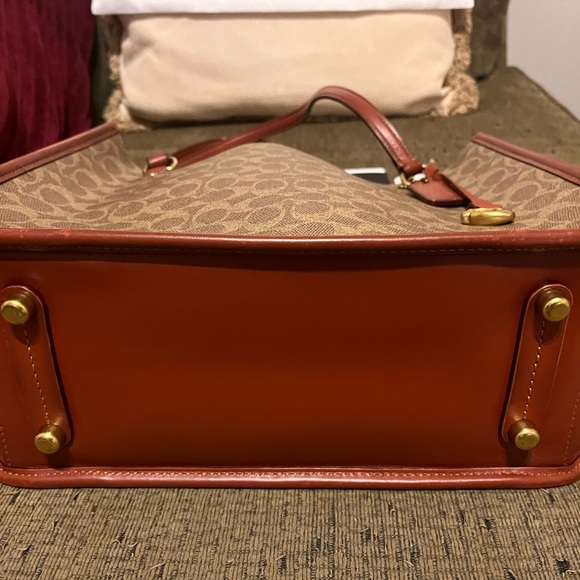 Authentic Signature Coach Satchel - Picture 3 of 9